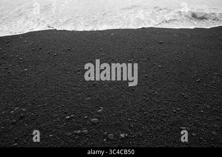 Juni 2018 - Vik, Island - Black Sand Beach in Island (Foto: © Leigh Taylor Via ZUMA Wire) Stockfoto