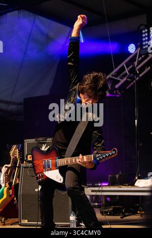 25. Juli 2018 – Edmonton, Alberta, Kanada – Al Harlow an Lead Guitars und Vocals. Die kanadischen Rock-Icons Prism stürmten auf die K-Days North-Bühne. Die Band gibt es seit 41 Jahren, wobei in jedem Jahrzehnt 15 Alben veröffentlicht wurden. Die Band produzierte über 15 Top-100-Hits in Kanada und den USA. (Credit Image: © Ron Palmer/SOPA Images via ZUMA Wire) Stockfoto