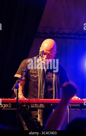 25. Juli 2018 – Edmonton, Alberta, Kanada – Marc Gladstone über Keys und Vocals. Die kanadischen Rock-Icons Prism kamen auf die K-Days North Bühne. Die Band gibt es seit 41 Jahren, wobei in jedem Jahrzehnt 15 Alben veröffentlicht wurden. Die Band produzierte über 15 Top-100-Hits in Kanada und den USA. (Credit Image: © Ron Palmer/SOPA Images via ZUMA Wire) Stockfoto