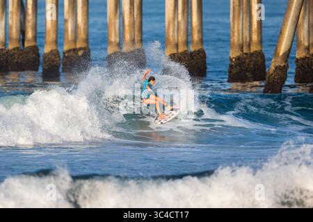 30. Juli 2018 – Huntington Beach, Kalifornien, USA – Ainara Aymat (EUK) belegte 2018 den vierten Platz bei den US Open of Surfing Trials der Frauen-VANS in Huntington Beach, Kalifornien, USA. (Bild: © Sean Rowland/WSL Via ZUMA Wire/ZUMAPRESS.com) Stockfoto