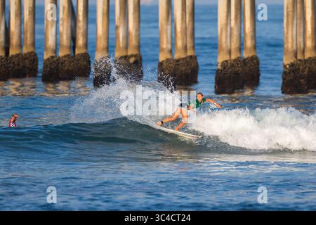 30. Juli 2018: Huntington Beach, Kalifornien, USA: Leilani McGonagle (CRI) belegte 2018 den zweiten Platz bei den US Open of Surfing Trials in Huntington Beach, Kalifornien, USA. (Bild: © Sean Rowland/WSL Via ZUMA Wire/ZUMAPRESS.com) Stockfoto