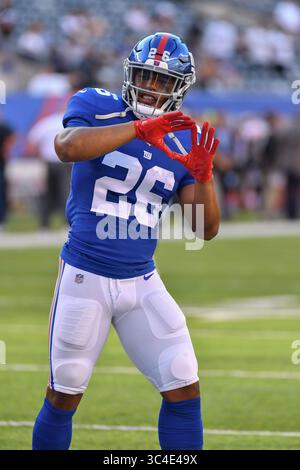 9. August 2018: Saquon Barkley (26) von den New York Giants wärmt sich vor dem Start eines Vorsaisonspiels gegen die Cleveland Browns im MetLife Stadium in East Rutherford, New Jersey auf. Gregory Vasil/Cal Sport Media (Kreditbild: &Copy; Gregory Vasil/CSM via ZUMA Wire) Stockfoto