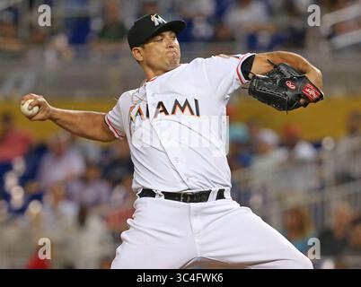 22. August 2018 - Miami, FL, USA - Miami Marlins Pitcher Javy Guerra spielt am Mittwoch, 22. August 2018, im Marlins Park in Miami im neunten Inning gegen die New York Yankees. Die Marlins haben mit 9:3 gewonnen. (Bild: © David Santiago/TNS via ZUMA Wire) Stockfoto