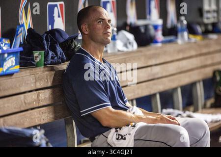 10. Juni 2018: Miami, FL, USA – der Pitcher Clayton Richard von San Diego Padres wartet am 10. Juni 2018 im Marlins Park in Miami auf der Bank. (Bild: © Daniel A. Varela/Miami Herald/TNS via ZUMA Wire) Stockfoto