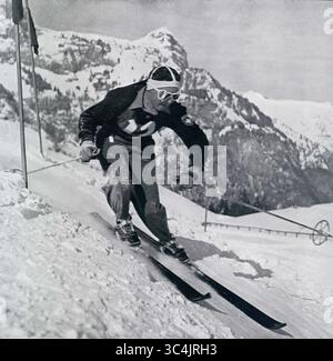 Vintage, Ende der 1940er Jahre, Schwarzweiß-Foto von Karl Molitor, in einem Slalomrennen Schweizer Champion, nahm an den Olympischen Winterspielen 1948 teil. Stockfoto
