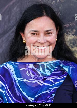LOS ANGELES, KALIFORNIEN, USA - 28. JULI: Die US-amerikanische Autorin und Fernsehautorin Diana Gabaldon kommt am 28. Juli 2025 zur Premiere von STARZ's „Outlander: Blood of My Blood“ Staffel 1 im DGA Theater Complex der Directors Guild of America in Los Angeles, Kalifornien, USA. (Foto: Xavier Collin/Image Press Agency) Stockfoto