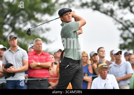 Freitag, 7. September 2018: Bryson DeChambeau trifft seinen Abschlag auf das 12. Loch während der zweiten Runde der BMW Championship auf dem Aronimink Golf Course in Newtown Square, Pennsylvania. Gregory Vasil/CSM(Kreditbild: &Copy; Gregory Vasil/CSM via ZUMA Wire) Stockfoto