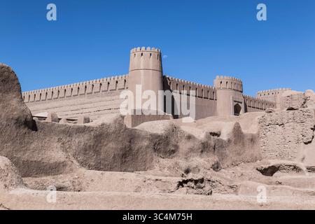 11. September 2017: Rayen Castle ist eine Burg aus lehmziegel in 100 km südlich der Provinz Kerman, Iran. Die mittelalterliche Lehmziegelstadt Rayen ähnelt der Arg-e BAM, die bei einem Erdbeben im Dezember 2003 in Rayen, Iran, september, zerstört wurde. 2017 (Kreditbild: © AFP7 via ZUMA Wire) Stockfoto