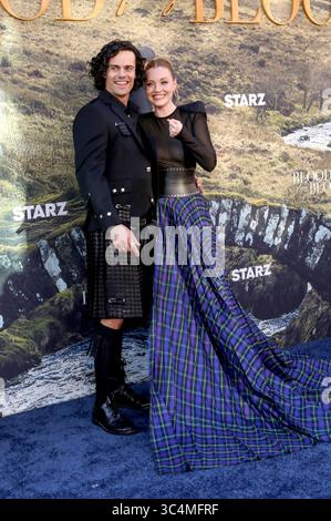 Jamie Roy und Harriet Slater bei der Premiere der Starz Serie Outlander: Blood of My Blood im DGA Theater. Los Angeles, 28.07.2025 *** Jamie Roy und Harriet Slater bei der Premiere der Starz-Serie Outlander Blood of My Blood im DGA Theater Los Angeles, 28 07 2025 Foto:XC.xVanxWagonerx/xFuturexImagex Outlander 5792 Stockfoto