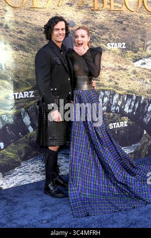 Jamie Roy und Harriet Slater bei der Premiere der Starz Serie Outlander: Blood of My Blood im DGA Theater. Los Angeles, 28.07.2025 *** Jamie Roy und Harriet Slater bei der Premiere der Starz-Serie Outlander Blood of My Blood im DGA Theater Los Angeles, 28 07 2025 Foto:XC.xVanxWagonerx/xFuturexImagex Outlander 5793 Stockfoto