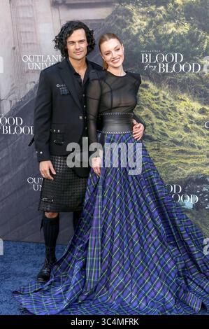 Jamie Roy und Harriet Slater bei der Premiere der Starz Serie Outlander: Blood of My Blood im DGA Theater. Los Angeles, 28.07.2025 *** Jamie Roy und Harriet Slater bei der Premiere der Starz-Serie Outlander Blood of My Blood im DGA Theater Los Angeles, 28 07 2025 Foto:XC.xVanxWagonerx/xFuturexImagex Outlander 5794 Stockfoto