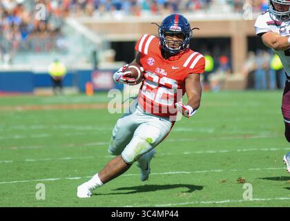 8. September 2018: OLE Miss RB, Scottie Phillips (22), fährt während des NCAA DI-Spiels im Vaught-Hemingway Stadium in Oxford, MS, in die Endzone. OLE Miss besiegte SIU, 76-41. Kevin Langley/CSM(Kreditbild: &Copy; Kevin Langley/CSM via ZUMA Wire) Stockfoto