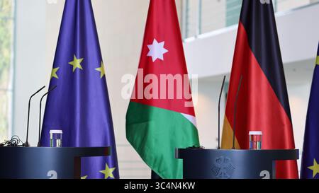 Berlin, Deutschland, 29. Juli 2025. Pressebegegnung von Bundeskanzler Friedrich Merz (GER) und seiner Majestät König Abdullah II. Bin Al-Hussein (JOR) vom Haschemitischen Königreich Jordanien. Foto: Klaus Kroenert Credit: Klaus Kroenert/Alamy Live News Stockfoto