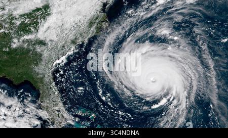 13. September 2018 - Houston, TX, Vereinigte Staaten von Amerika - Blick vom Satelliten GOES East des Hurrikans Florence die Ostküste der Vereinigten Staaten 13. September 2018 in der Erdumlaufbahn. (Kreditbild: © NASA via ZUMA Wire) Stockfoto
