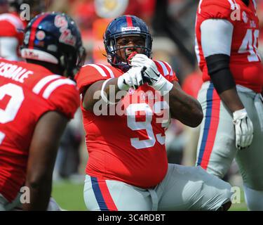 22. September 2018: OLE’ Miss DT, Sincere David (93), signalisiert Teamkollegen während des NCAA DI-Spiels im Vaught-Hemingway Stadium in Oxford, MS. OLE' Miss und Kent State sind bei der Hälfte 7:7. Kevin Langley/CSM(Kreditbild: &Copy; Kevin Langley/CSM via ZUMA Wire) Stockfoto