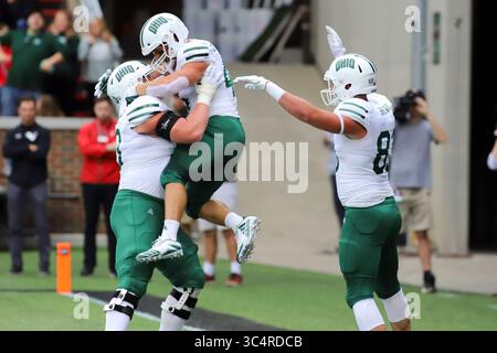 22. September 2018: Ohio Bobcats RB AJ Ouellette feiert seinen ersten HalbzeitTouchdown mit Teamkollegen während eines NCAA-Fußballspiels zwischen den Cincinnati Bearcats und den Ohio University Bobcats im Nippert Stadium in Cincinnati, Ohio. Kevin Schultz/CSM(Credit Image: &Copy; Kevin Schultz/CSM via ZUMA Wire) Stockfoto