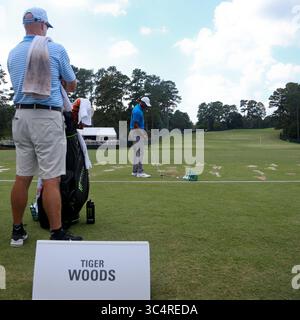 22. September 2018 – Atlanta, Georgia, USA – Tiger Woods übt sich vor der dritten Runde der TOUR Championship 2018 aus. (Bild: © Debby Wong/ZUMA Wire) Stockfoto