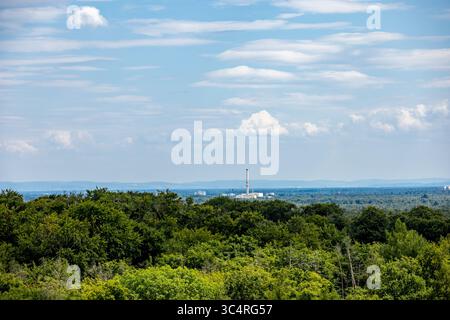 Wanderung zum Aussichtspunkt Goethe-Turm mit fantastischem Blick über die Mainmetropole Frankfurt am Main - Hessen - Deutschland Stockfoto