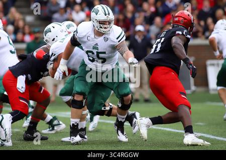 22. September 2018: Ohio Bobcats OL Joe Lowery (65) während eines NCAA-Fußballspiels zwischen den Cincinnati Bearcats und den Ohio University Bobcats im Nippert Stadium in Cincinnati, Ohio. Kevin Schultz/CSM(Credit Image: &Copy; Kevin Schultz/CSM via ZUMA Wire) Stockfoto