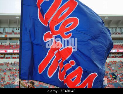 22. September 2018: Die Ole' Miss Rebels-Flagge während des NCAA DI-Spiels im Vaught-Hemingway Stadium in Oxford, MS. OLE' Miss besiegte Kent State, 38-17. Kevin Langley/CSM(Kreditbild: &Copy; Kevin Langley/CSM via ZUMA Wire) Stockfoto