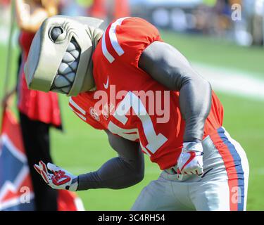 22. September 2018: OLE' Miss Maskottchen Landshark Tony während des NCAA DI Spiels im Vaught-Hemingway Stadium in Oxford, MS. OLE' Miss besiegte Kent State, 38-17. Kevin Langley/CSM(Kreditbild: &Copy; Kevin Langley/CSM via ZUMA Wire) Stockfoto