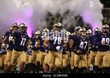22. September 2018: Die Washington Huskies laufen vor einem Spiel zwischen den Arizona State Sun Devils und Washington Huskies im Husky Stadium in Seattle, WA. Sean Brown/CSM(Credit Image: &Copy; Sean Brown/CSM via ZUMA Wire) Stockfoto