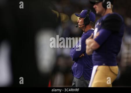 22. September 2018: Chris Petersen, Cheftrainer der Washington Huskies, während eines Spiels zwischen den Arizona State Sun Devils und Washington Huskies im Husky Stadium in Seattle, WA. Sean Brown/CSM(Credit Image: &Copy; Sean Brown/CSM via ZUMA Wire) Stockfoto