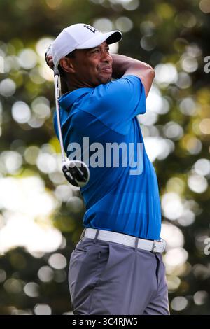 22. September 2018 – Atlanta, Georgia, USA – Tiger Woods schlägt das 17. Loch während der dritten Runde der TOUR Championship 2018 ab. (Bild: © Debby Wong/ZUMA Wire) Stockfoto