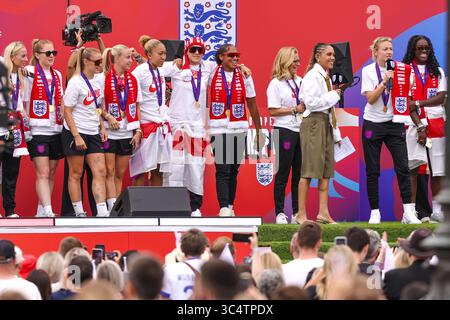 London, Großbritannien. Juli 2025. London, England, 29. Juli 2025: Während der Siegerparade der England Lionesses UEFA Women's Euro 2025 in London, England. (Neil Holmes/SPP) Credit: SPP Sport Press Photo. /Alamy Live News Stockfoto