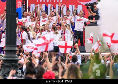 London, Großbritannien. Juli 2025. London, England, 29. Juli 2025: Während der Siegerparade der England Lionesses UEFA Women's Euro 2025 in London, England. (Neil Holmes/SPP) Credit: SPP Sport Press Photo. /Alamy Live News Stockfoto