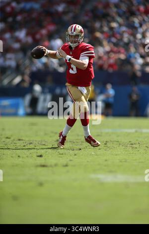 30. September 2018 Carson, CA...San Francisco 49ers Quarterback C.J. Beathard (3)während der NFL San Francisco 49ers vs Los Angeles Chargers im StubHub Center in Carson, CA am 30. September 2018 (Foto: Jevone Moore(Credit Image: &Copy; Jevone Moore/CSM via ZUMA Wire) Stockfoto