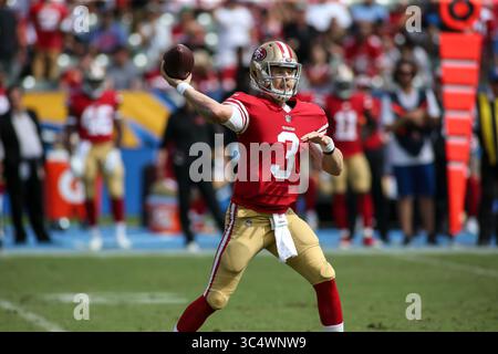 30. September 2018 Carson, CA...San Francisco 49ers Quarterback C.J. Beathard (3)während der NFL San Francisco 49ers vs Los Angeles Chargers im StubHub Center in Carson, CA am 30. September 2018 (Foto: Jevone Moore(Credit Image: &Copy; Jevone Moore/CSM via ZUMA Wire) Stockfoto