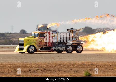 29. September 2018 - Miramar, Kalifornien, USA - der Shockwave Jet Truck führt während der Miramar Air Show Hochgeschwindigkeitsfahrten auf der Marine Corps Air Station Miramar durch. (Foto: © Greg Papazian Via ZUMA Wire) Stockfoto