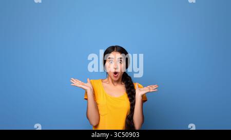 Nahaufnahme Porträt der schockierten jungen indischen Frau Stockfoto