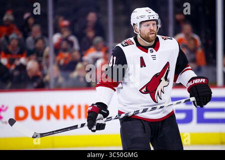 5. Dezember 2019: Phil Kessel (81) im NHL-Spiel zwischen den Arizona Coyotes und den Philadelphia Flyers im Well Fargo Center in Philadelphia, Pennsylvania. Christopher SzagolaCal Sport Media (Kreditbild: &Copy; Chris Szagola/CSM via ZUMA Wire) Stockfoto