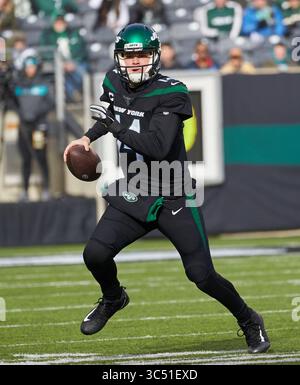 8. Dezember 2019, East Rutherford, New Jersey, USA: Der New York Jets Quarterback Sam Darnold (14) spielt bei einem Spiel zwischen den Miami Dolphins und den New York Jets im MetLife Stadium in East Rutherford, New Jersey. Jets besiegte die Delfine mit 22:21. Duncan Williams/CSM(Kreditbild: &Copy; Duncan Williams/CSM via ZUMA Wire) Stockfoto