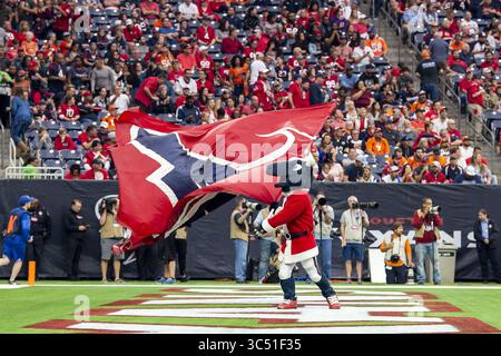 Dezember 2019, Houston, Texas, USA: 08. Dezember 2019: Houston Texans Maskottchen Toro, nachdem die Texans im vierten Viertel des Spiels gegen die Denver Broncos im NRG Stadium in Houston, Texas, einen Treffer erzielt hatten. Maria Lysaker / ZUMA Press. (Bild: © Maria Lysaker/ZUMA Wire) Stockfoto