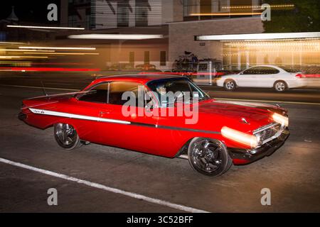 29. April 2017, Moab, Utah, Vereinigte Staaten: Ein restaurierter Chevrolet Impala aus dem Jahr 1961, der auf der Moab April Action Car Show in Moab, Utah, unterwegs ist. (Kreditbild: © Jon G. Fuller / Vwpics/VW Pics via ZUMA Wire) Stockfoto
