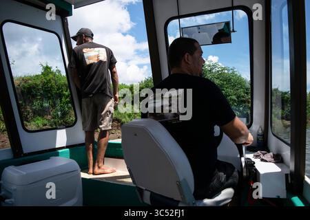 30. August 2015, Tarcoles River, Costa Rica: Krokodil-Fütterungstour im Tarcoles River, Costa Rica (Foto: © Nano Calvo/VW Pics Via ZUMA Wire) Stockfoto