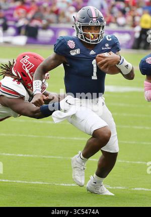 21. Dezember 2019, Orlando, FL, USA: Georgia Southern Quarterback Shai Werts (1) kämpft am Samstag, 21. Dezember 2019, im Exploria Stadium in Orlando, Florida gegen Liberty. Liberty gewann mit 23:16. (Kreditbild: © TNS via ZUMA Wire) Stockfoto