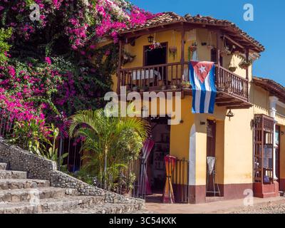 14. Dezember 2019, Trinidad, Sancti Spiritus, Kuba: Straßenszene in Trinidad Kuba. Älteste Kolonialstadt Kubas. Seit 1988 UNESCO-Weltkulturerbe in der Provinz Sancti Spiritus, Zentralkuba. Bekannt für seine Farben und Kopfsteinpflasterstraßen, die aus dem Ballast der Schiffe hergestellt wurden. (Kreditbild: © Milo Hess/ZUMA Wire) Stockfoto