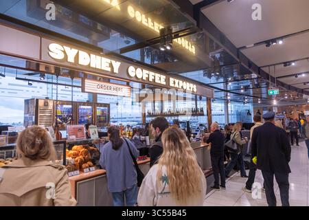 Sydney Kingsford Smith Airport, Inlandsterminal 2 Abflugbereich, Restaurants und Cafés für Gäste, die auf Abflug warten, Australien Stockfoto