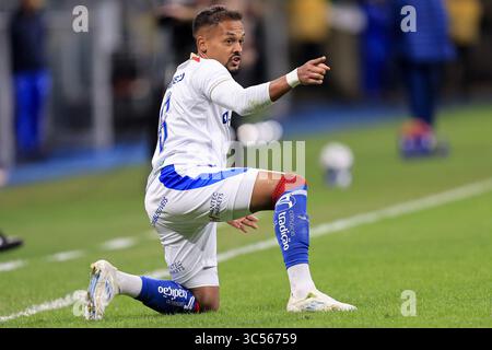 Porto Alegre, Brasilien. Juli 2025. Bruno Pacheco von Fortaleza /Gesten während des Spiels zwischen Gremio und Fortaleza für die brasilianische Serie A 2025 im Arena do Gremio Stadium in Porto Alegre am 29. Juli 2025. Foto: Richard Ducker/DiaEsportivo/Alamy Live News Credit: DiaEsportivo/Alamy Live News Stockfoto