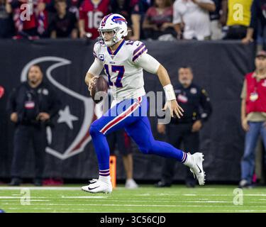 Januar 2020, Houston, Texas, USA: 4. Januar 2020: Buffalo Bills Quarterback Josh Allen (17) führt den Ball während des Wildcard-Spiels gegen die Houston Texans im NRG Stadium in Houston, Texas. Maria Lysaker / ZUMA Press. (Bild: © Maria Lysaker/ZUMA Wire) Stockfoto
