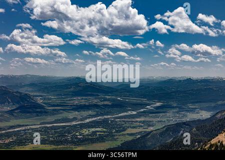 Der Blick vom Gipfel des Rendezvous Mountain blickt auf das Jackson Hole Valley nach Südosten Stockfoto