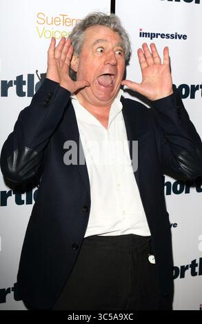 16. März 2015, London, Vereinigtes Königreich: Terry Jones bei den Chortle Comedy Awards in Jongleurs, Camden. Es wurde bekannt gegeben, dass Monty Python Star Terry Jones im Alter von 77 Jahren gestorben ist, Jones war eines der Mitglieder des beliebten Monty Python Teams, zusammen mit John Cleese, Eric Idle, Graham Chapman, Michael Palin und Terry Gilliam. Der Schauspieler, Autor und Regisseur litt seit vier Jahren an Demenz und war seit dem 1. April selten öffentlich zu sehen. Foto: 16. April 03/2015 (Credit Image: © Keith Mayhew/SOPA Images via ZUMA Wire) Stockfoto