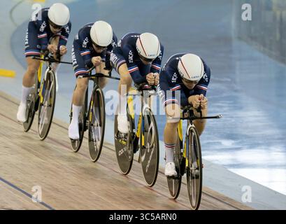 24. Januar 2020, Milton, Ontario, Kanada: Die französische Clara Copponi führt ihr Team während der ersten Runde der Frauen-Team-Verfolgungen beim Tissot Track Cycling World Cup in Milton, Ontario am Freitag, den 24. Januar 2020. (Bild: © Peter Power/ZUMA Wire) Stockfoto