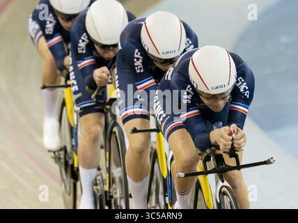 24. Januar 2020, Milton, Ontario, Kanada: Die französische Clara Copponi führt ihr Team während der ersten Runde der Frauen-Team-Verfolgungen beim Tissot Track Cycling World Cup in Milton, Ontario am Freitag, den 24. Januar 2020. (Bild: © Peter Power/ZUMA Wire) Stockfoto