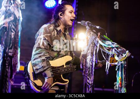 29. Januar 2020, Austin, Texas, USA: Die Indie Rock-Gruppe, amerikanische Autoren, tritt am 29. Januar 2020 (29.01.20) vor einer überfüllten Menschenmenge im Historic Scoot Inn in Austin, Texas auf. Foto von DAVE RUBLIN. (Bild: © Michael Mullenix/ZUMA Wire) Stockfoto