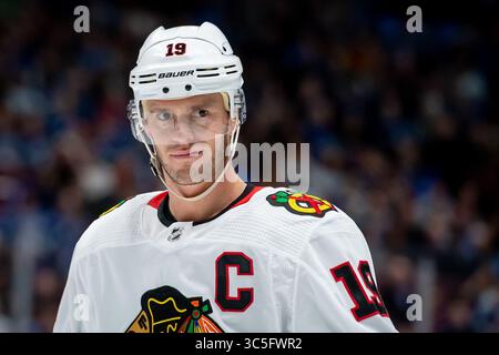12. Februar 2020: Jonathan Toews (19) wartet auf das Spiel der Chicago Blackhawks und Vancouver Canucks in der Rogers Arena in Vancouver, Kanada. Dom Gagne/CSM(Kreditbild: &Copy; Dom Gagne/CSM via ZUMA Wire) Stockfoto